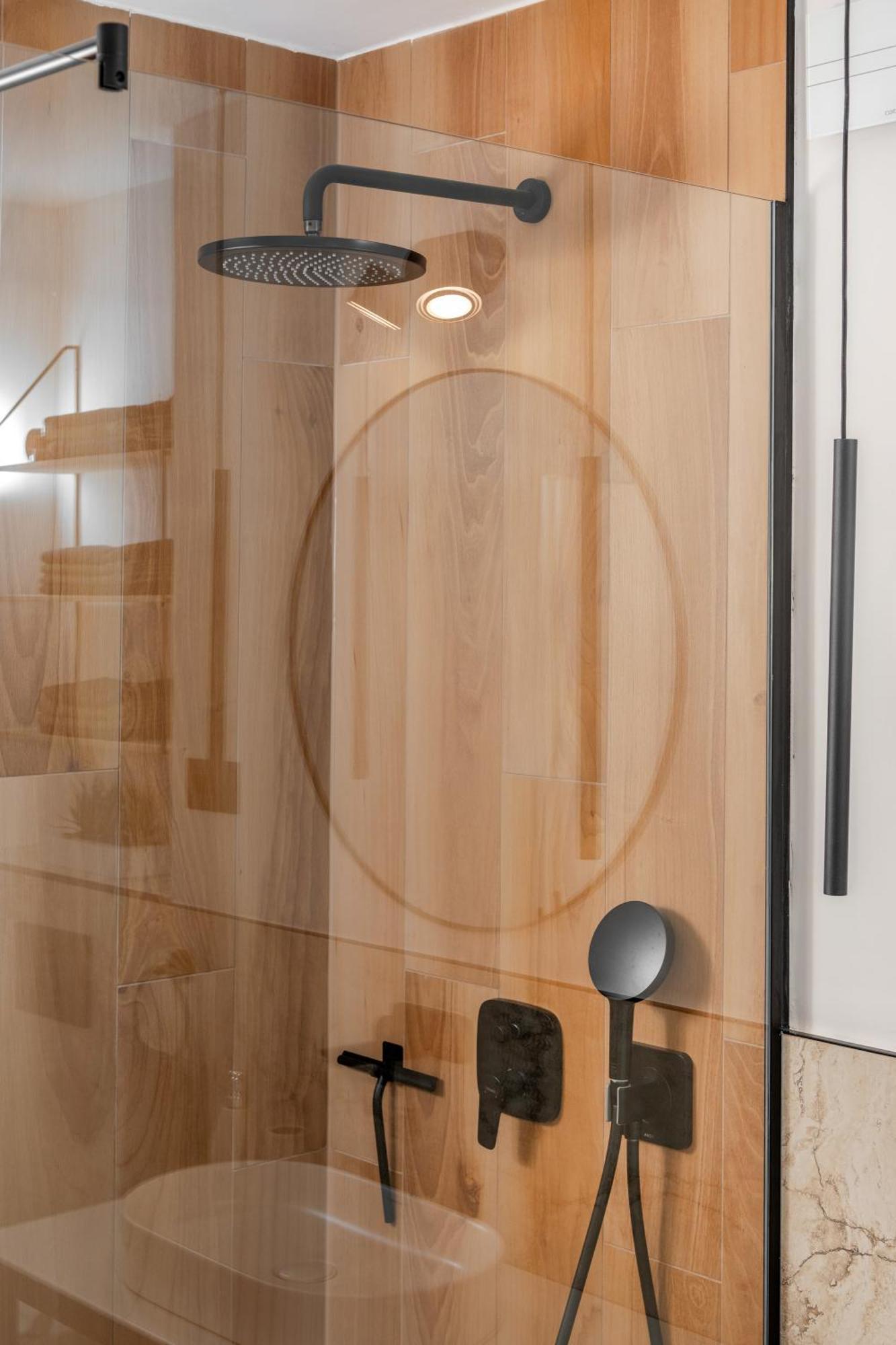 Cro.lo Modern Retreat