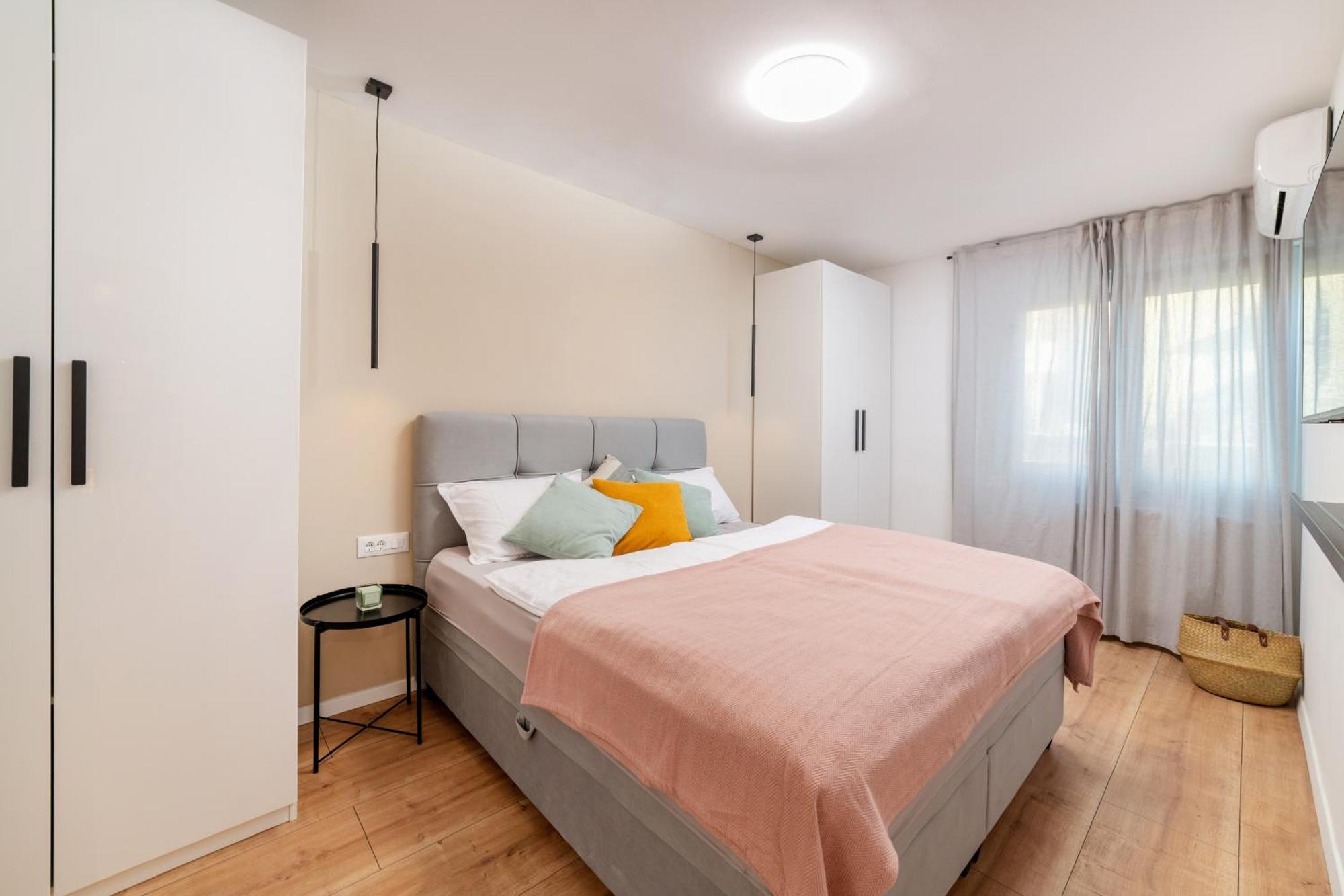 Cro.lo Modern Retreat